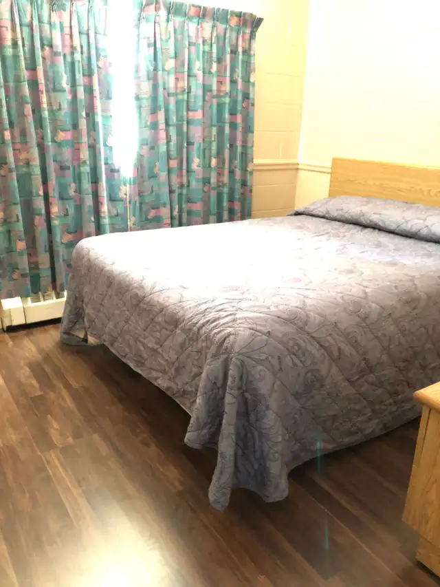 Single and Double Rooms available for Rent-Innisfail Alberta - Photo 4