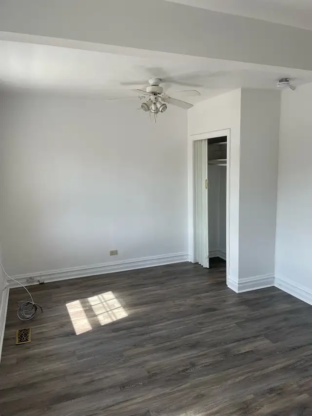 Bachelor apartment: New Edinburgh - separate kitchen - Photo 3