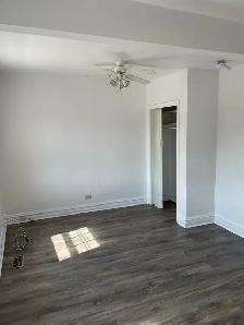 Bachelor apartment: New Edinburgh - separate kitchen - Photo 3