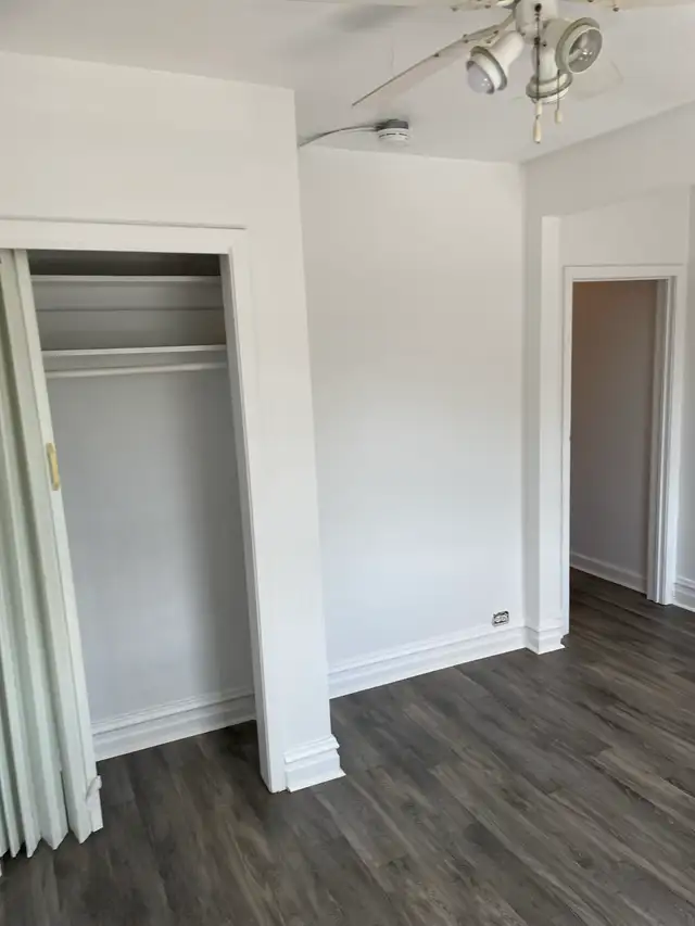 Bachelor apartment: New Edinburgh - separate kitchen - Photo 5