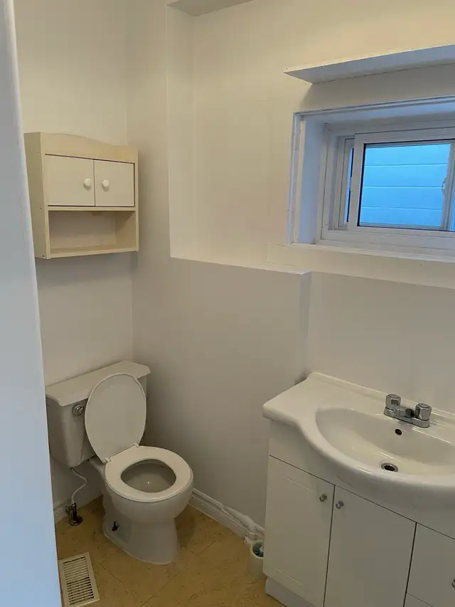 Bachelor apartment: New Edinburgh - separate kitchen - Photo 6