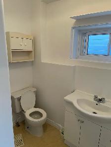 Bachelor apartment: New Edinburgh - separate kitchen - Photo 6