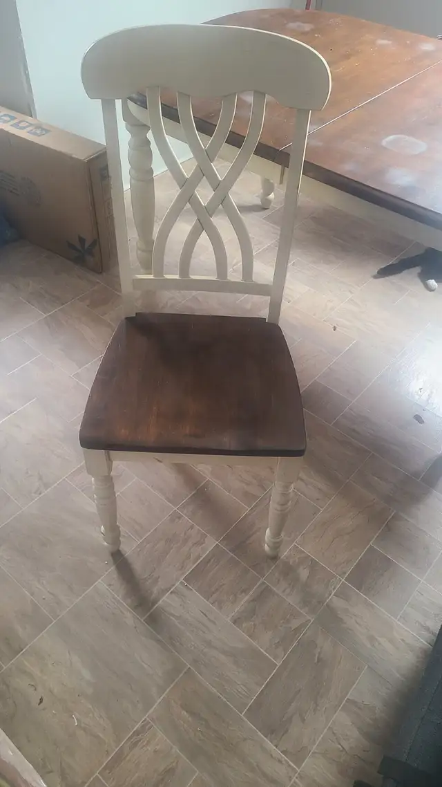 Kitchen Table 4 Chairs - Photo 3