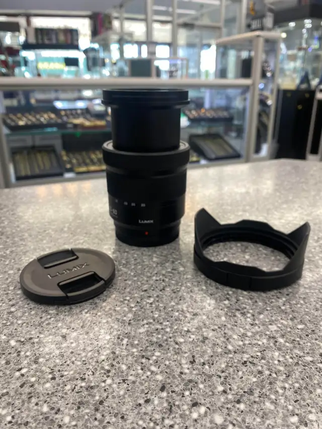 Lumix 20–60mm f/3.5–5.6 S-R2060 Lens (L-Mount) - Photo 2