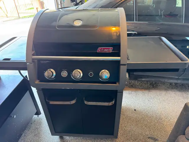 Bbq Coleman 3 brûleurs plus latéral