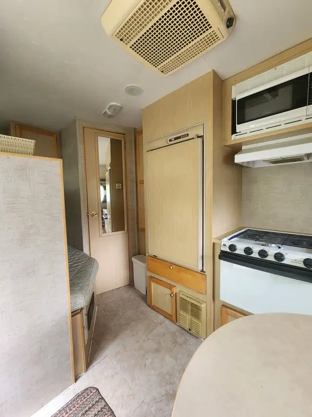 Jay Feather Sport 2006 Travel Trailer, Jayco. "Retired trailer" - Photo 3