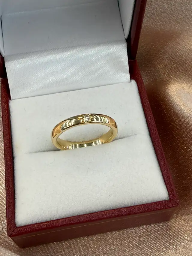 18K Gold Smooth Band w/Diamond Accent - Photo 3