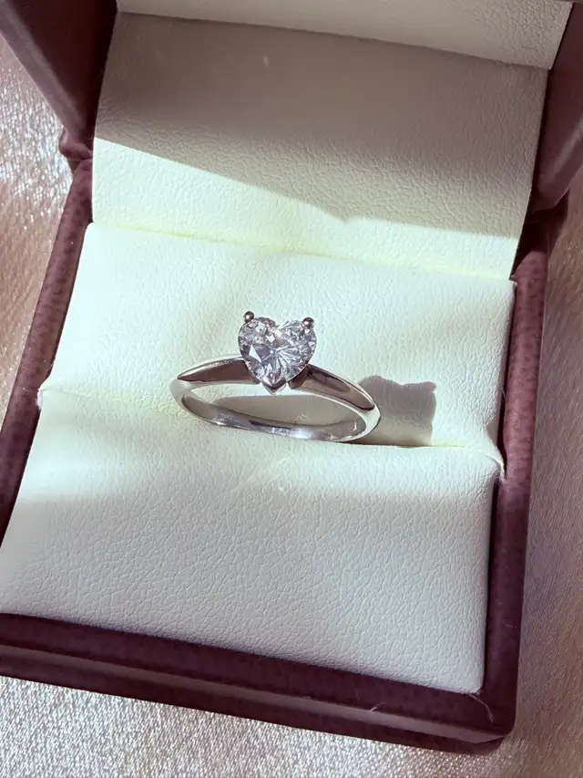 Platinum Heart Shaped Diamond Solitaire Ring - VVS2 - Photo 2