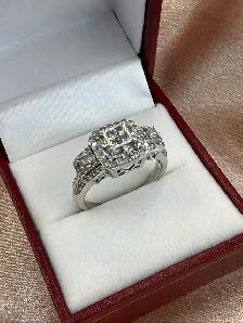 10K White Gold Illusion Set Diamond Cluster Ring