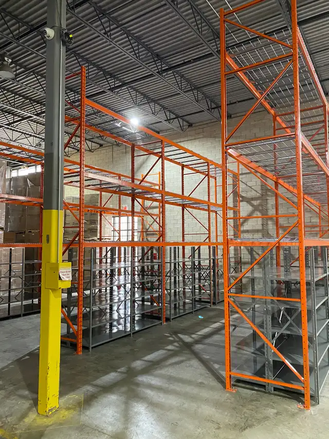 PALLET RACKING - Photo 2