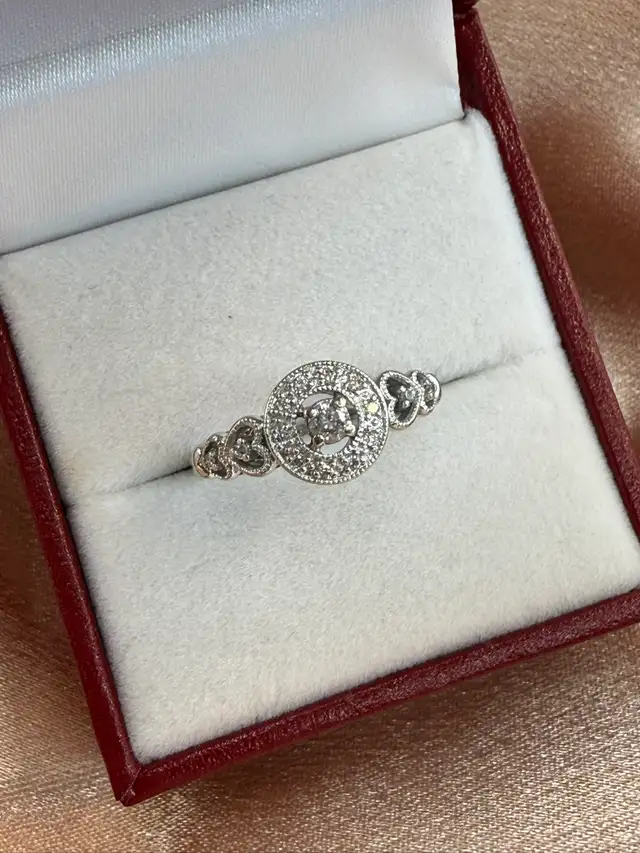 Cute 10K White Gold Diamond Halo Ring - Photo 3