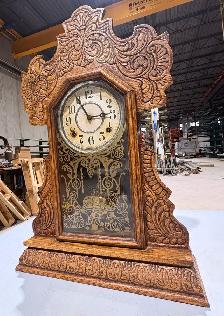 Oak Wood Gingerbread-Style Mantel Clock (E. Ingraham Company)