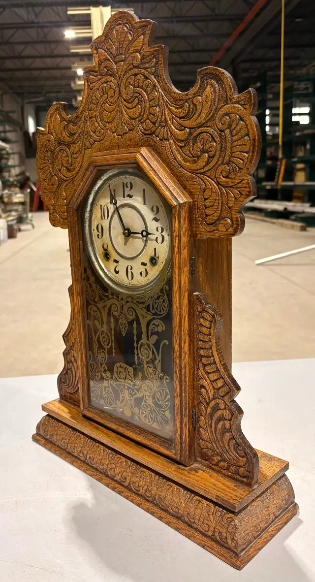 Oak Wood Gingerbread-Style Mantel Clock (E. Ingraham Company) - Photo 6