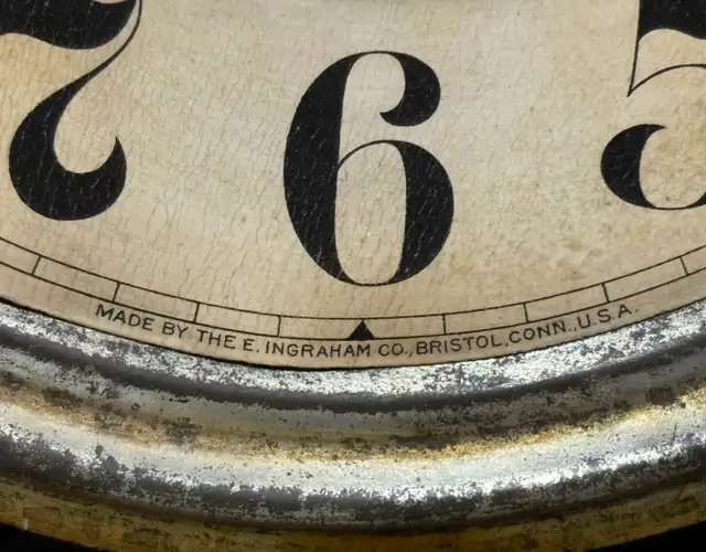 Oak Wood Gingerbread-Style Mantel Clock (E. Ingraham Company) - Photo 8