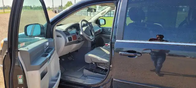 2008 chrysler town and country - Photo 6