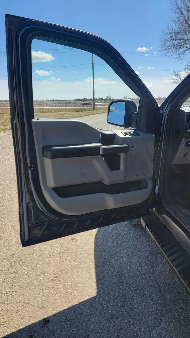 Saftied 2015 F150 ecoboost 4x4 - Photo 9