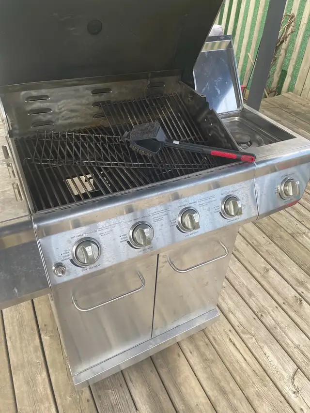 A cooking bbq grill