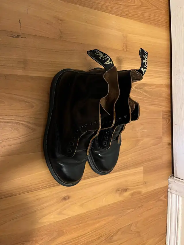 doctor Martens made in UK 1460 Mens size 10 us