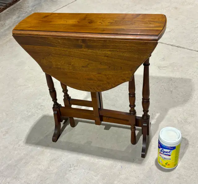 Antique Walnut Drop-Leaf Gate-Leg Side Table (Apartment-Sized!) - Photo 6