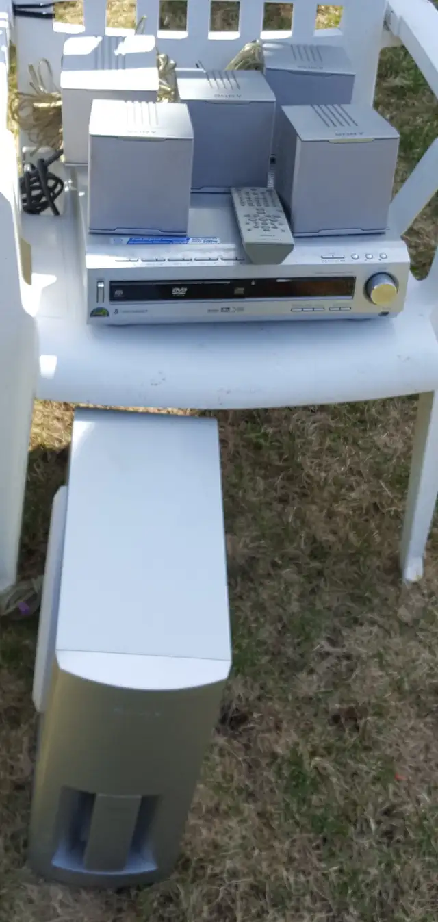 Sony Compact AV System DAV-C450. - Photo 2