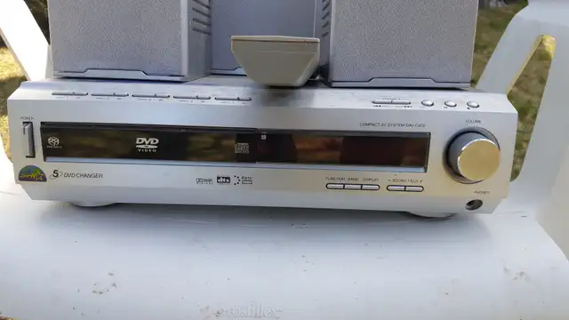 Sony Compact AV System DAV-C450. - Photo 6