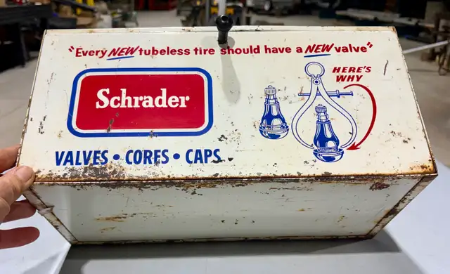 Vintage Schrader Tire Valve Cores Metal Display Box (c. 1930s) - Photo 5
