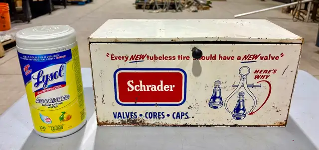 Vintage Schrader Tire Valve Cores Metal Display Box (c. 1930s) - Photo 6