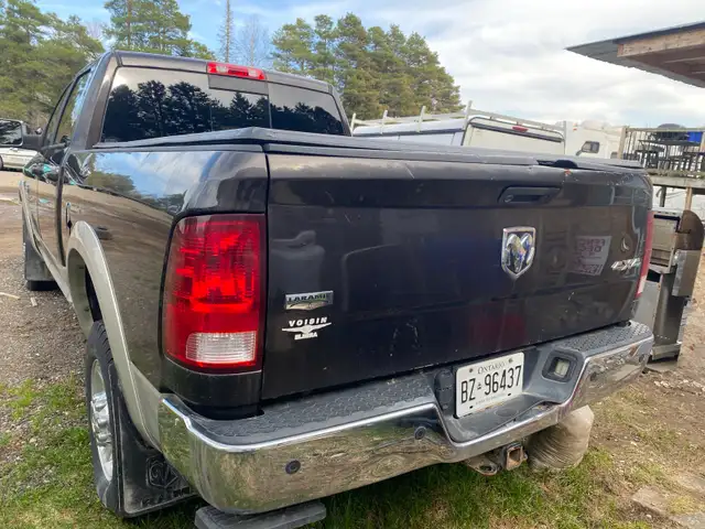 2011 Dodge ram 2500 heavy duty Cummins turbo diesel - Photo 4