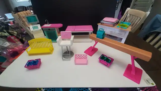 1/6 SCALE PLASTIC FURNITURE FOR BARBIE - Photo 2