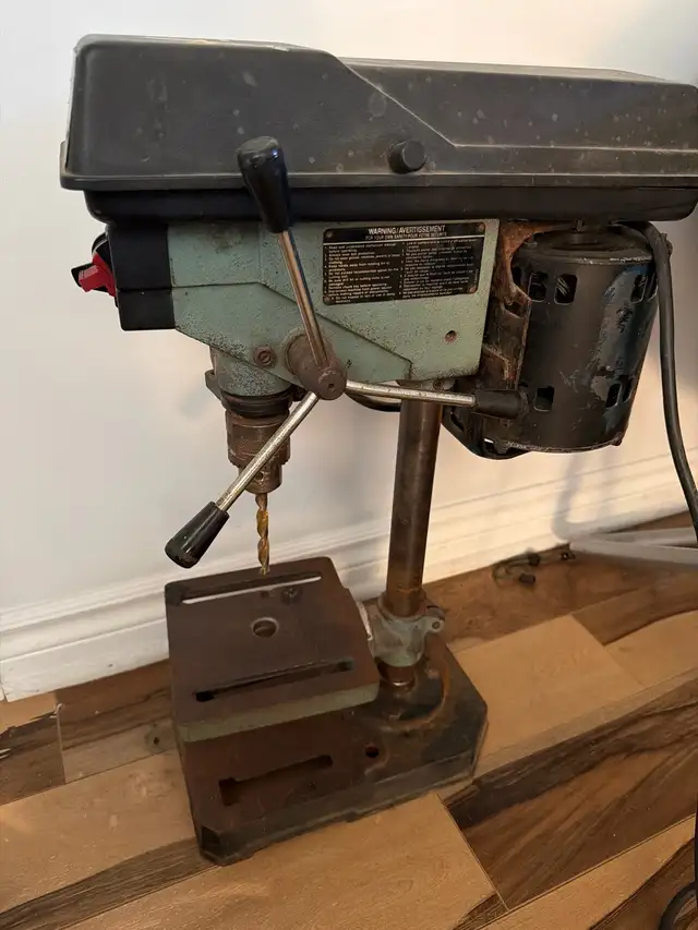 Delta perceuse à colonne