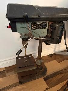 Delta perceuse à colonne