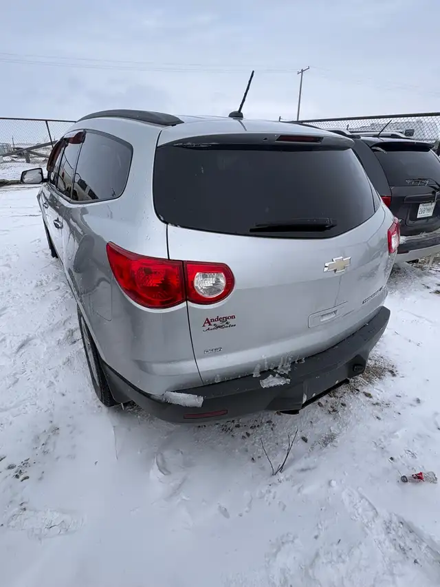 2011 Chevy travers ls AWD - Photo 5