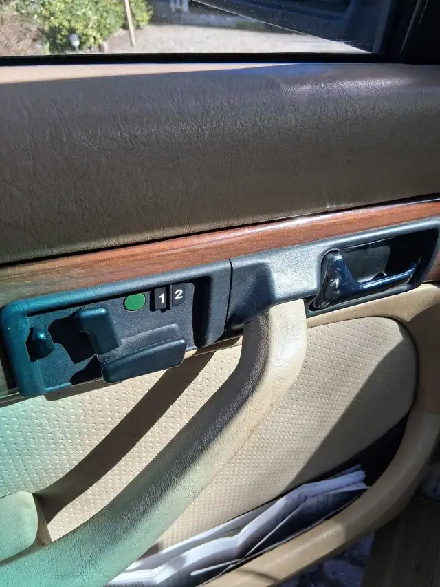 Mercedes 3000 SEL - Photo 9