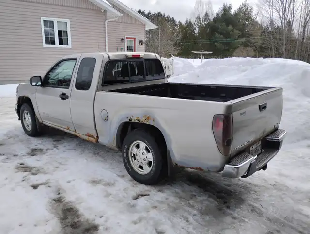 2004 GMC Canyon - Photo 2