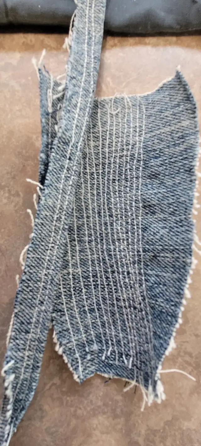 NEW SINGER Portable Hand Held Sewing Machine - Photo 3