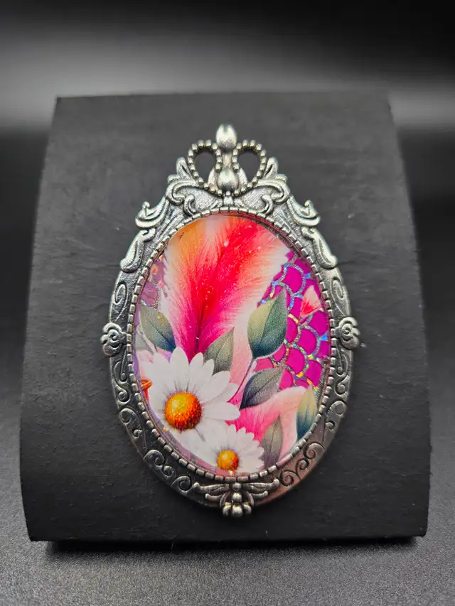 Stunning Handcrafted Flower Brooch/Necklace Duo - Photo 2