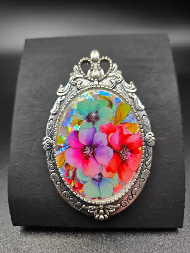 Stunning Handcrafted Flower Brooch/Necklace Duo - Photo 5