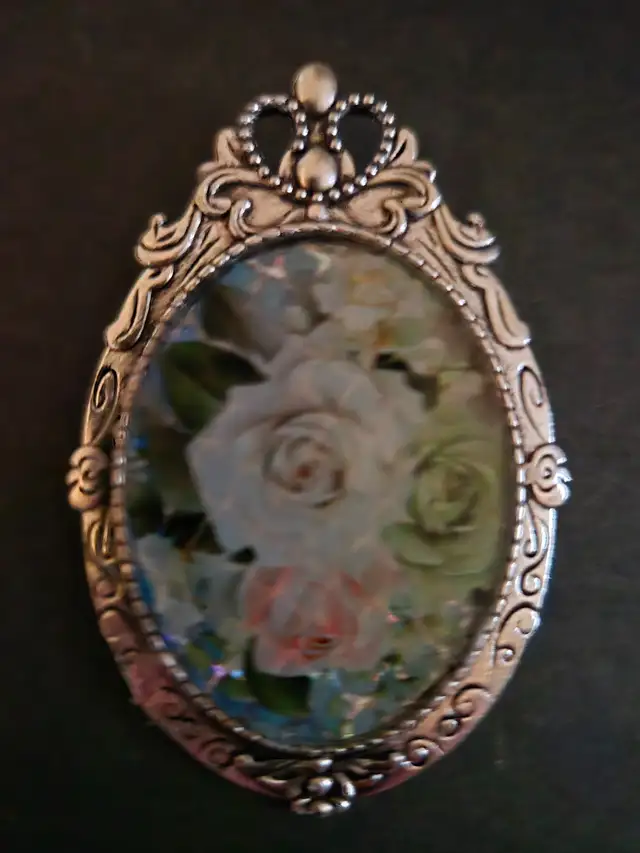 Stunning Handcrafted Flower Brooch/Necklace Duo - Photo 9