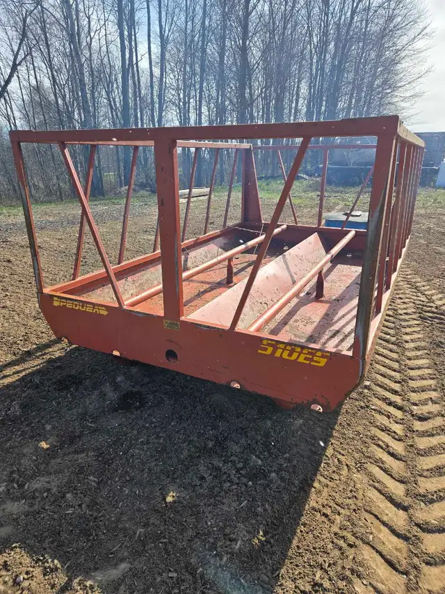 Hay feeder - Photo 2