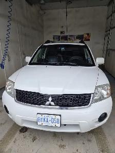 2010 Mitsubishi Endeavor for Sale - Photo 2