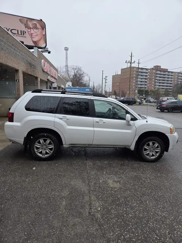 2010 Mitsubishi Endeavor for Sale - Photo 3