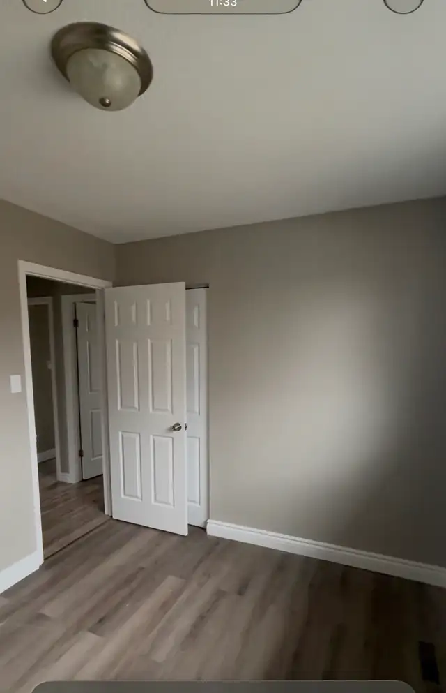 4 Bedroom 2 Washroom House Available Immediately in Woodstock - Photo 4