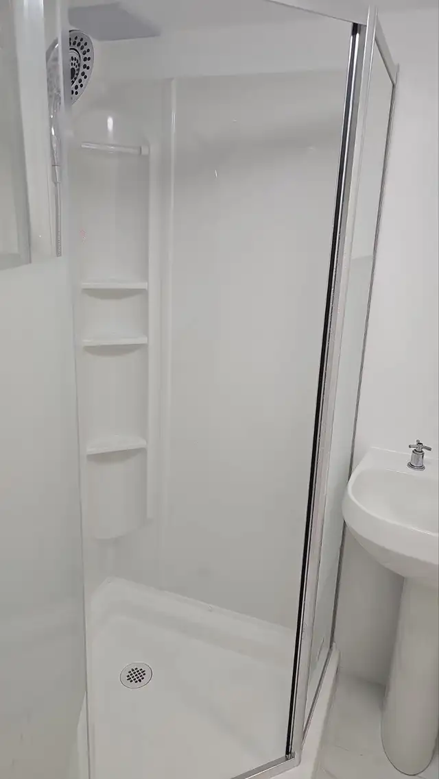 4 Bedroom 2 Washroom House Available Immediately in Woodstock - Photo 10