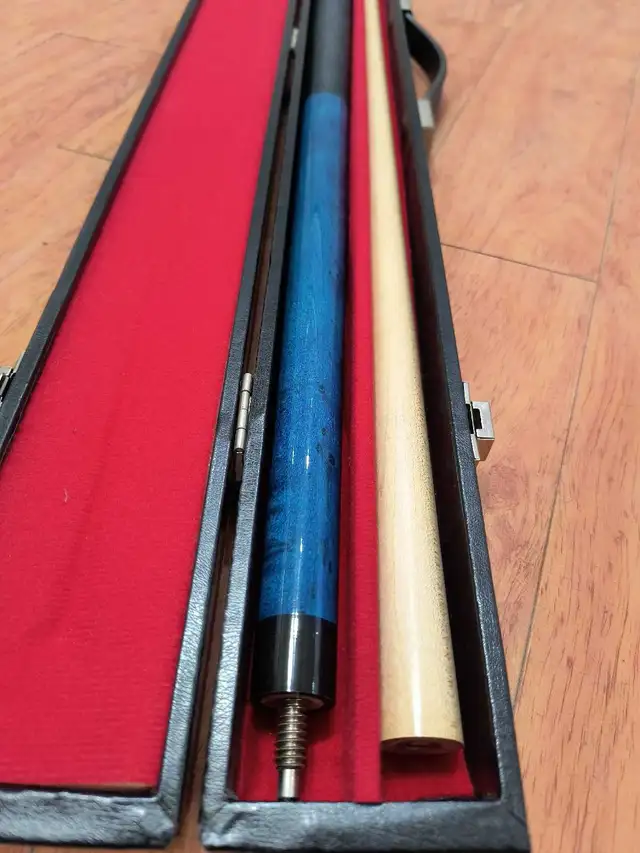 Dufferin Pool Cue with case - Photo 2