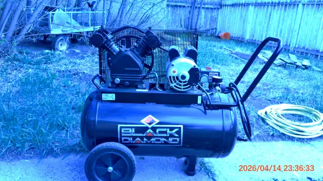 BLACK DIAMOND 20 GALLON V TWIN COMPRES0R
