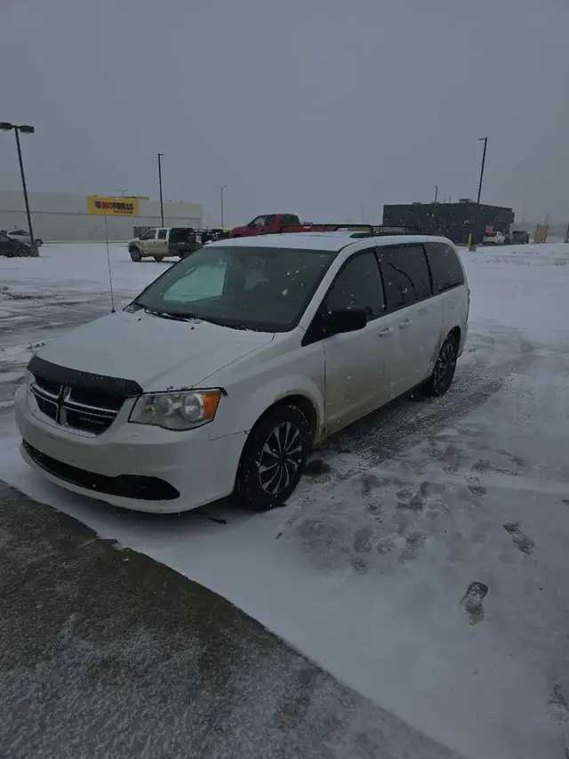 2018 Dodge Grand Caravan - Photo 2