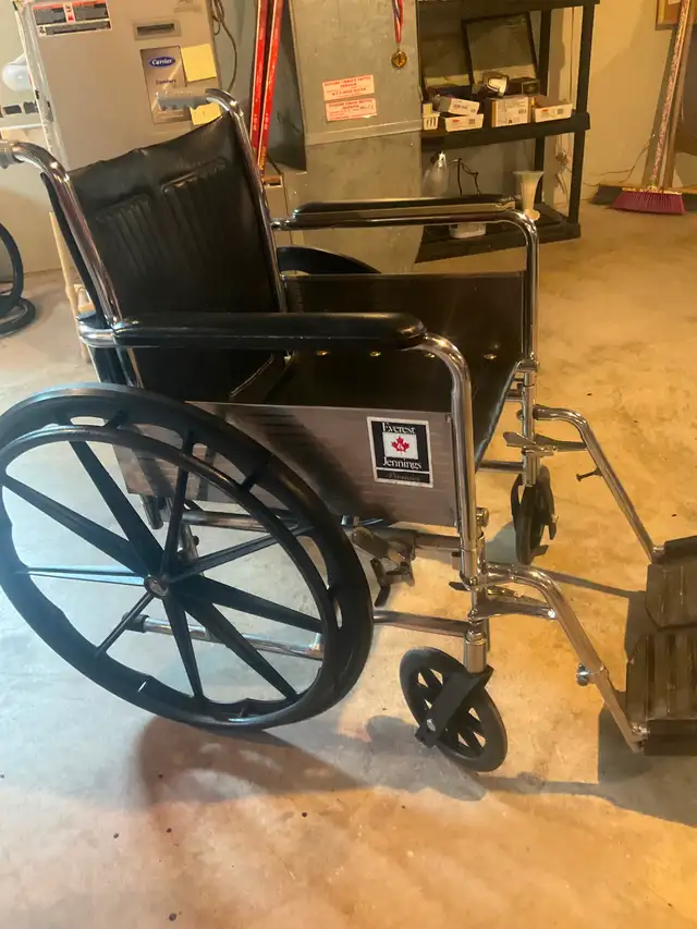 Traveller Wheelchair - Photo 2