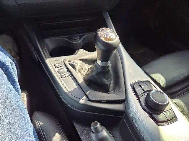 2014 BMW 228i - M-SPORT, MANUAL, REAR WHEEL DRIVE! CLEAN CARFAX! - Photo 10