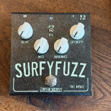SurfyFuzz Guitar Pedel