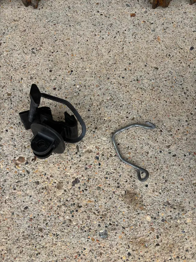 Fence Posts - Photo 2